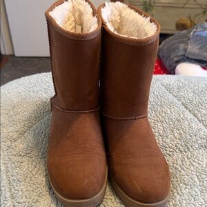 Women’s Brown Shearling-Lined Boots